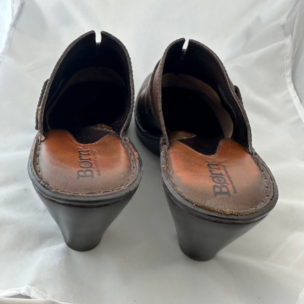 Born Clogs - Picture 3 of 6